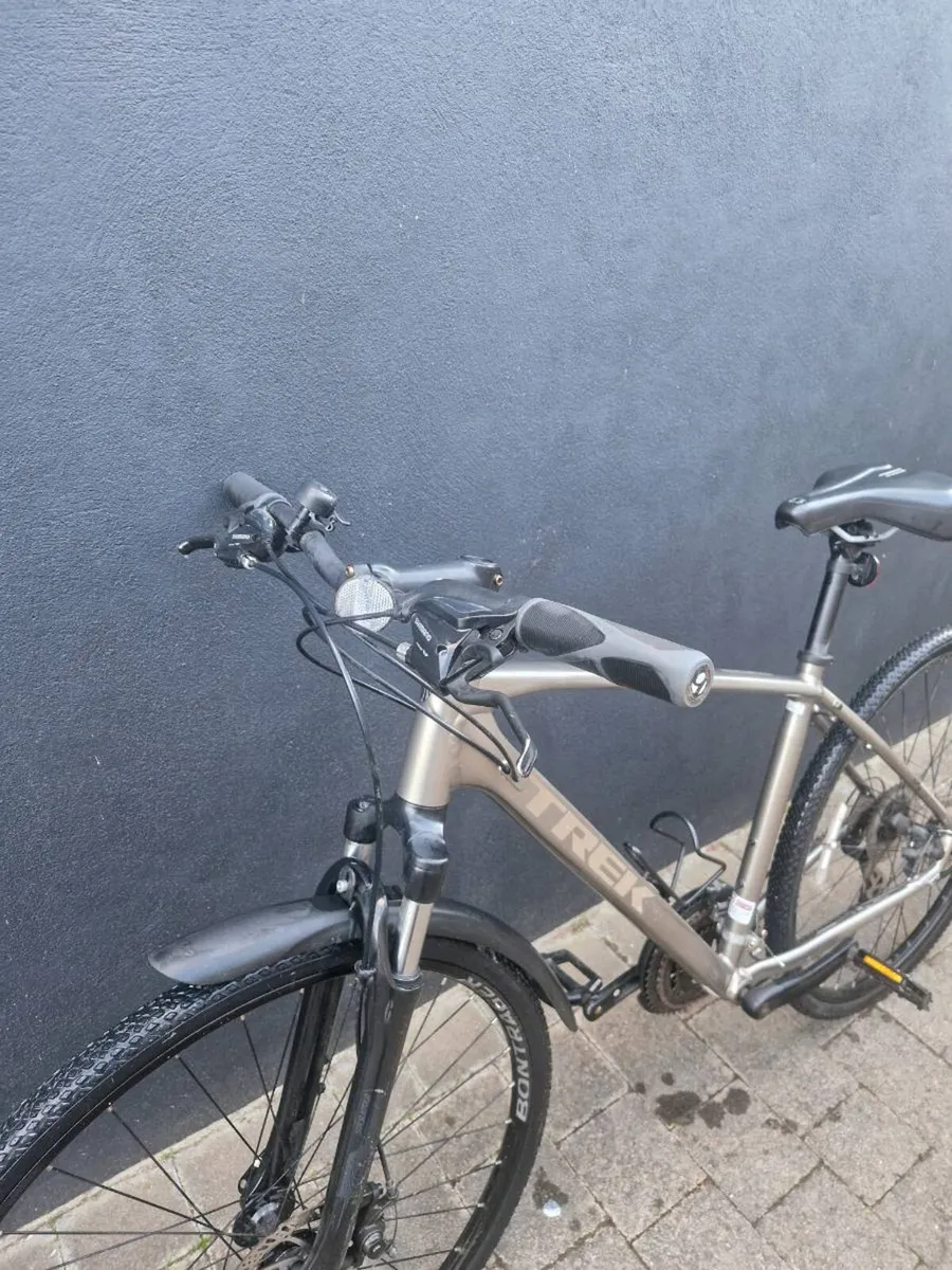 Trek duelsport 1 55cm large frame hybrid - Image 4