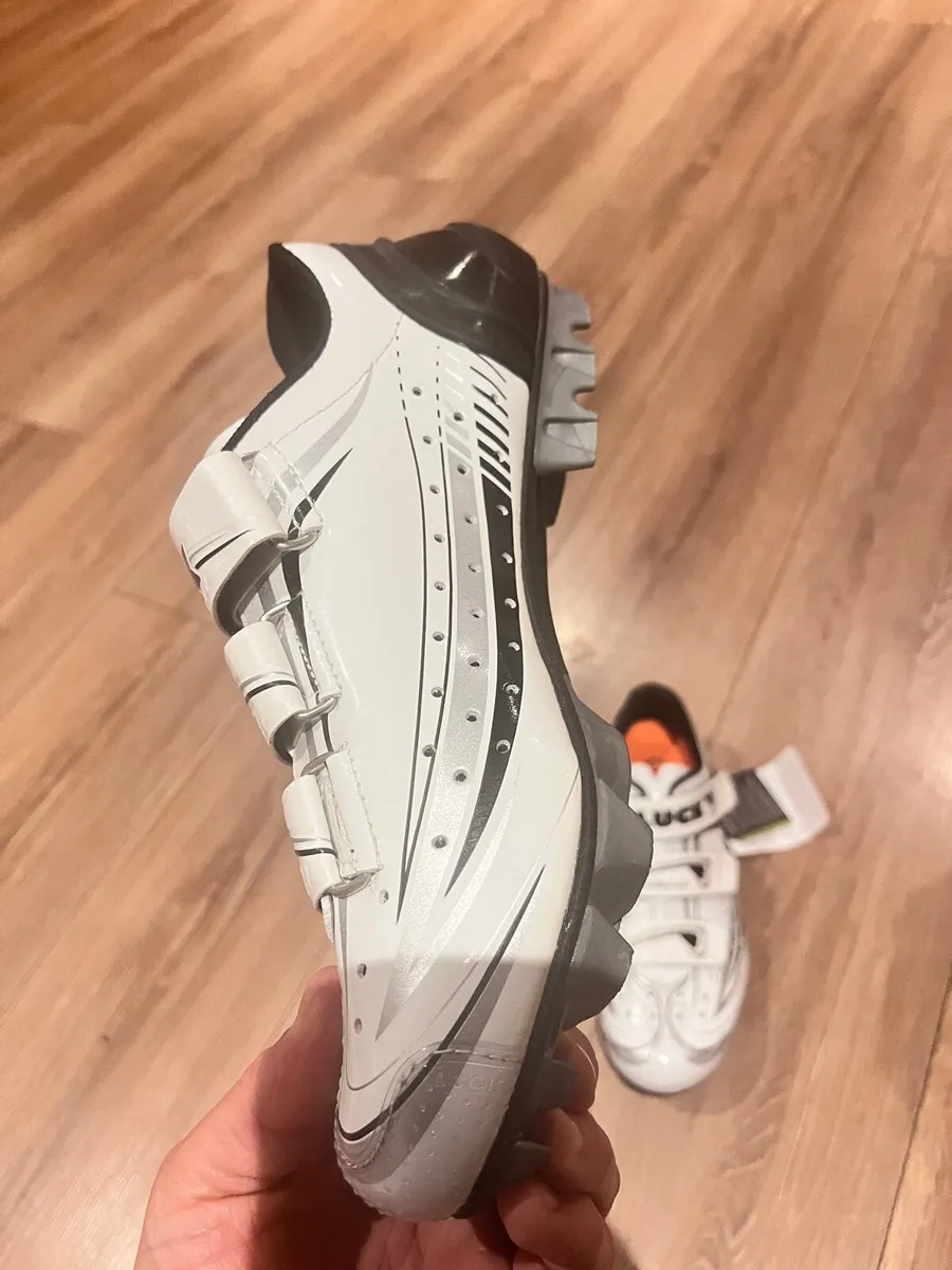 Cycling shoes - Image 3