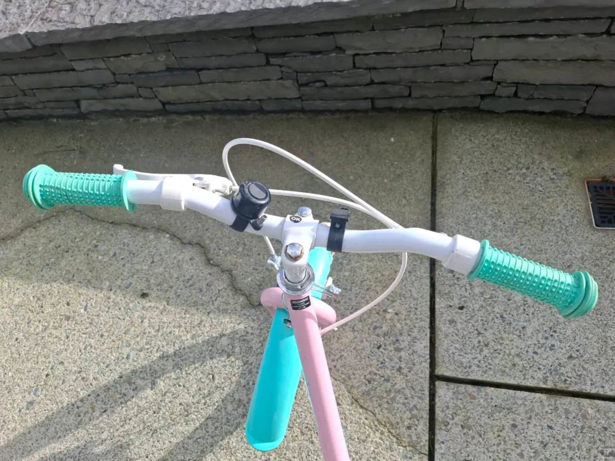 Girls 16 inch bicycle - Image 4