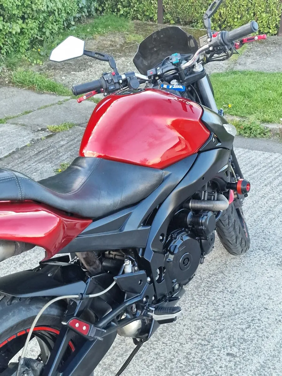 Suzuki GSR 600 – 2007 – Extremely Clean - Image 3