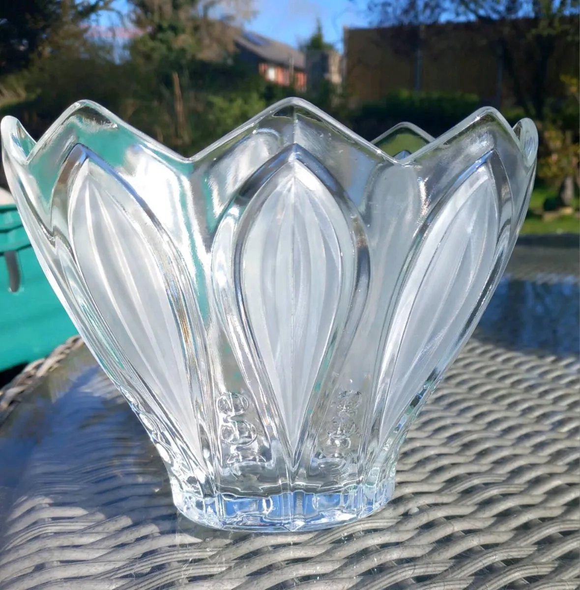 Stunning Lalique style vase, glass, no damage D18 - Image 1