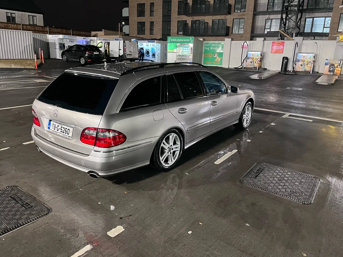 Mercedes Benz E280 crew cab - Image 4