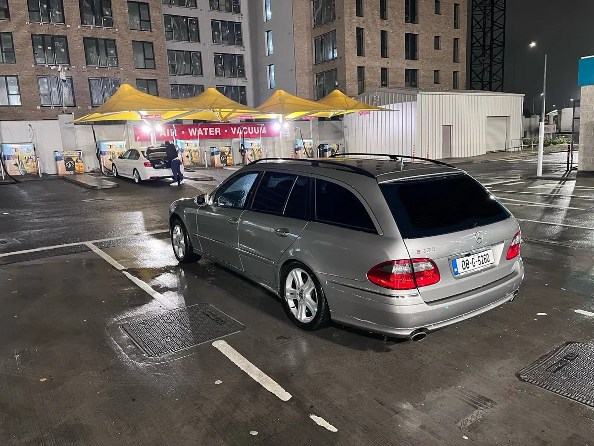 Mercedes Benz E280 crew cab - Image 3