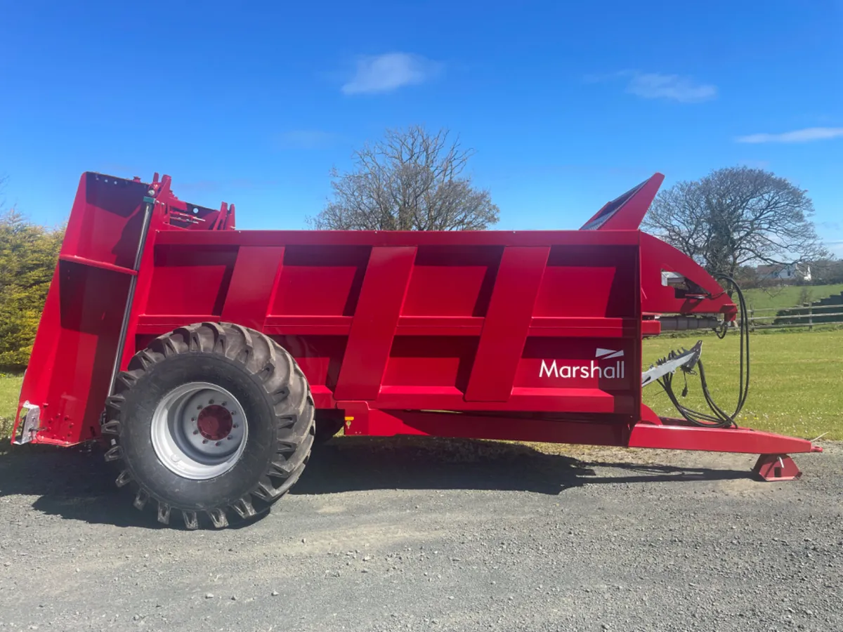 Marshall rear discharge spreaders - Image 3