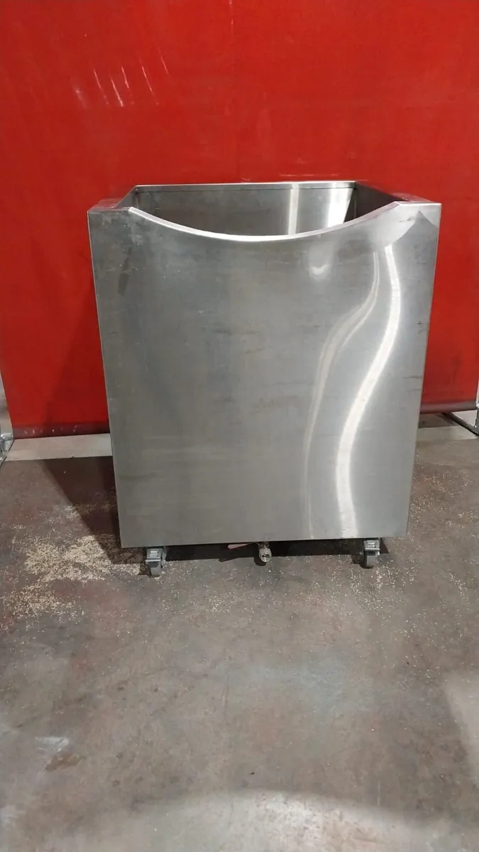 insulated ice bin mobile - Image 1