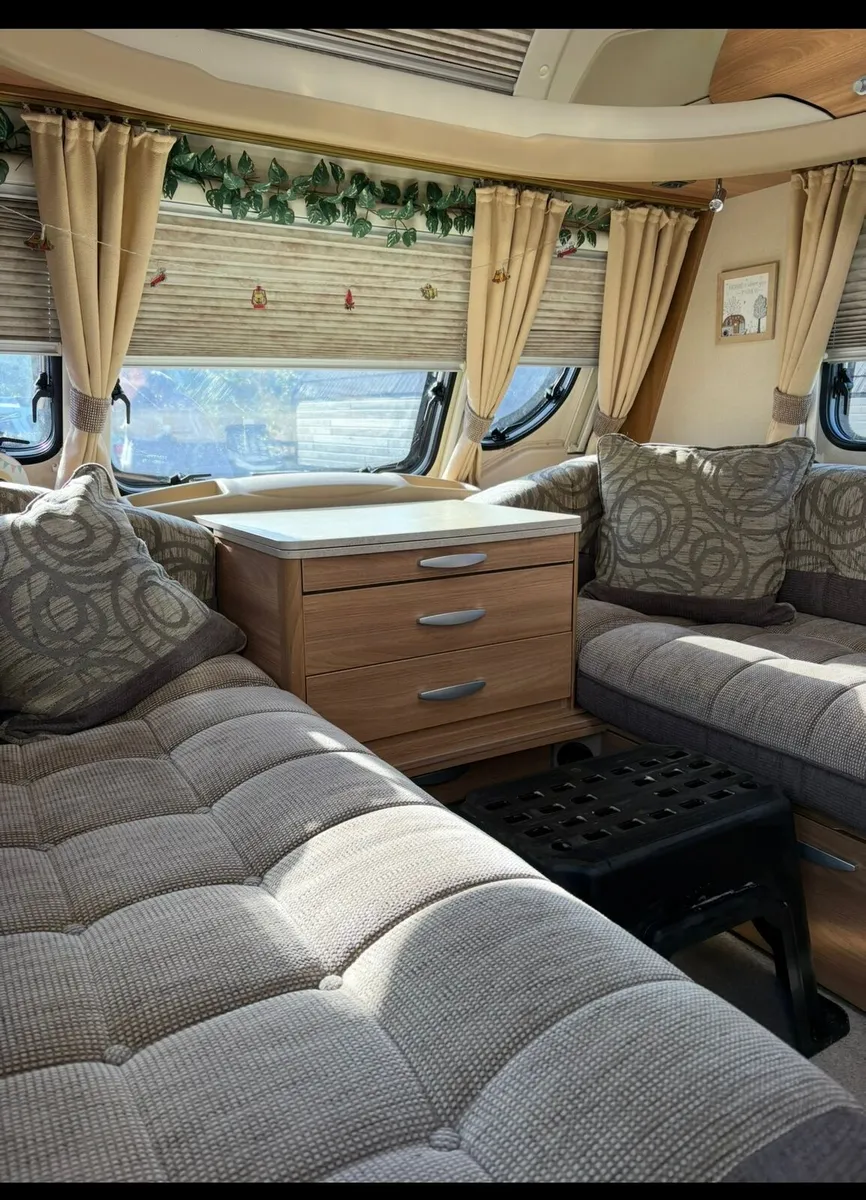 2011 Swift Challenger 565 - Image 3