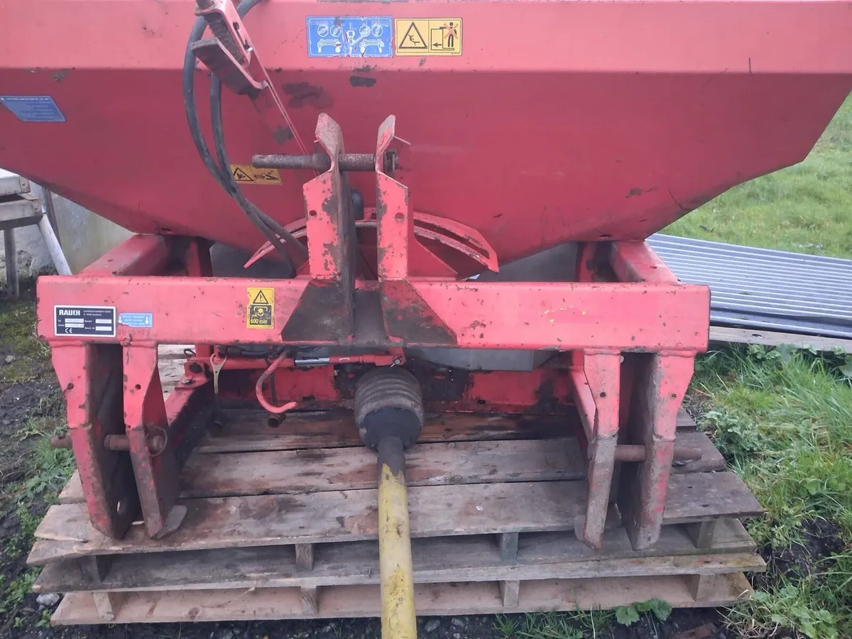 Fertiliser Spreader - Image 4