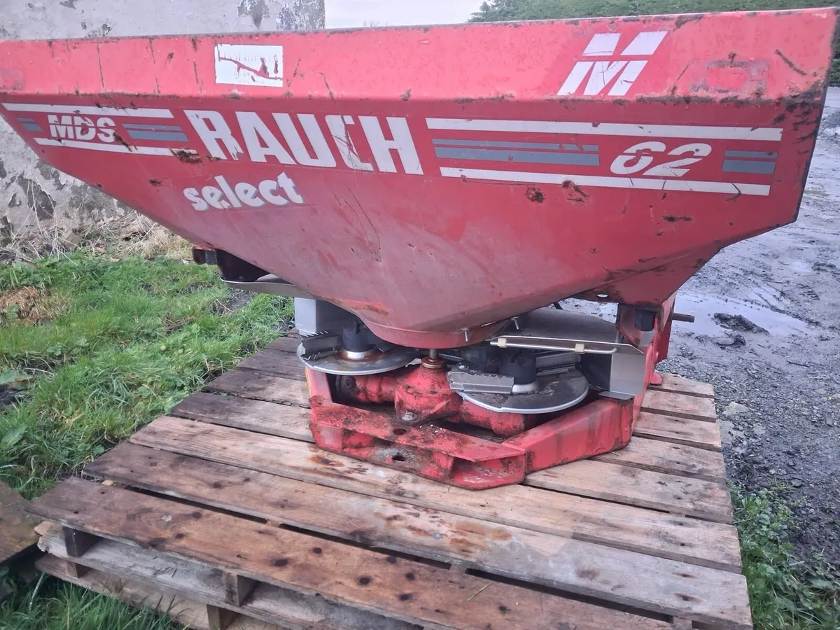 Fertiliser Spreader - Image 1