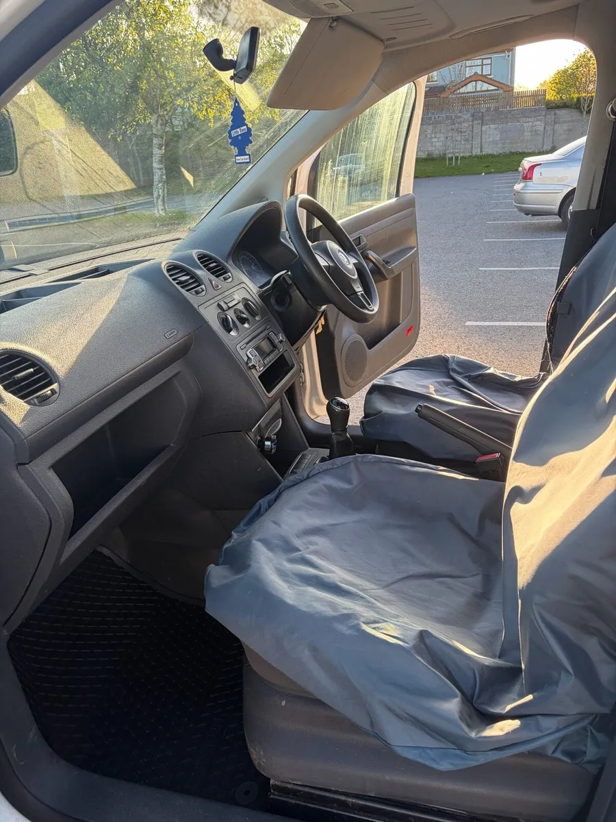 Volkswagen Caddy - Image 4