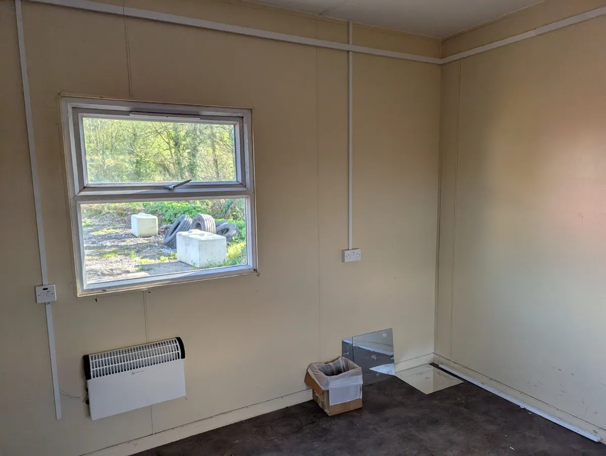 13 ft x 26 ft cabin extra high roof - Image 2