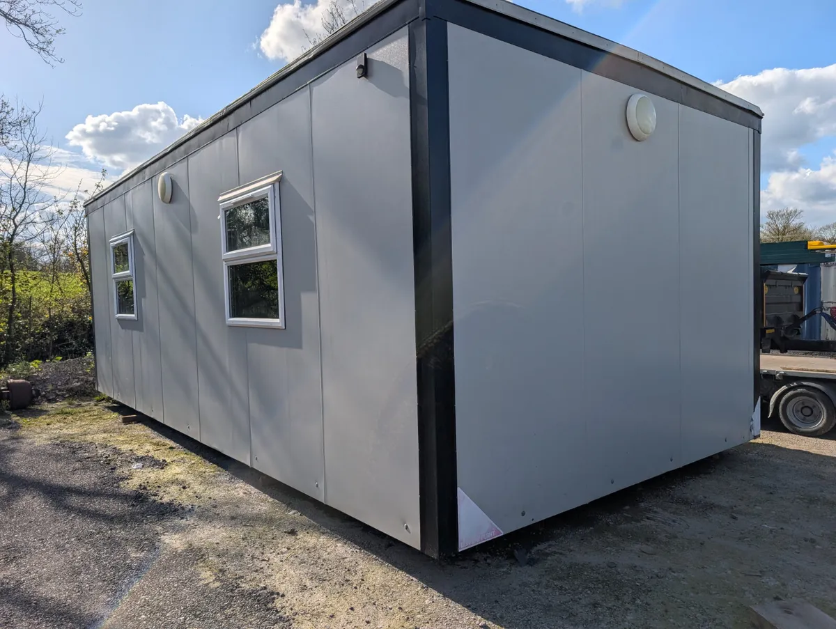 13 ft x 26 ft cabin extra high roof - Image 1