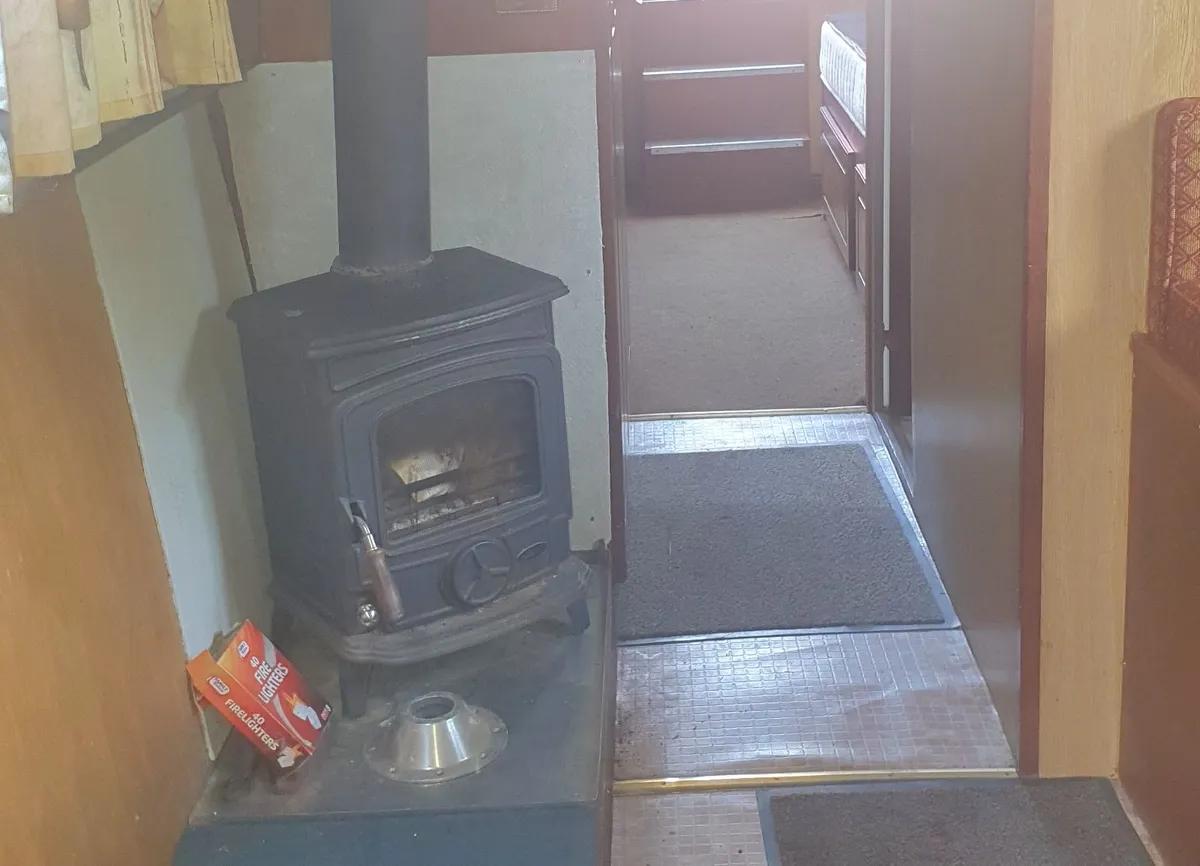 Wide beam Barge - Image 2