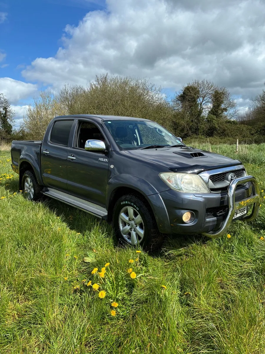 Toyota Hilux - Image 1
