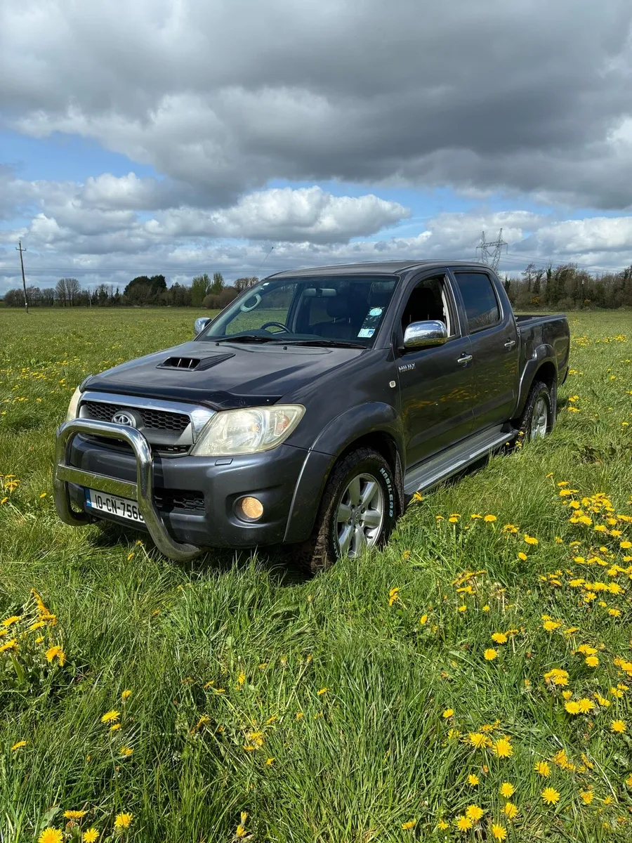 Toyota Hilux - Image 2