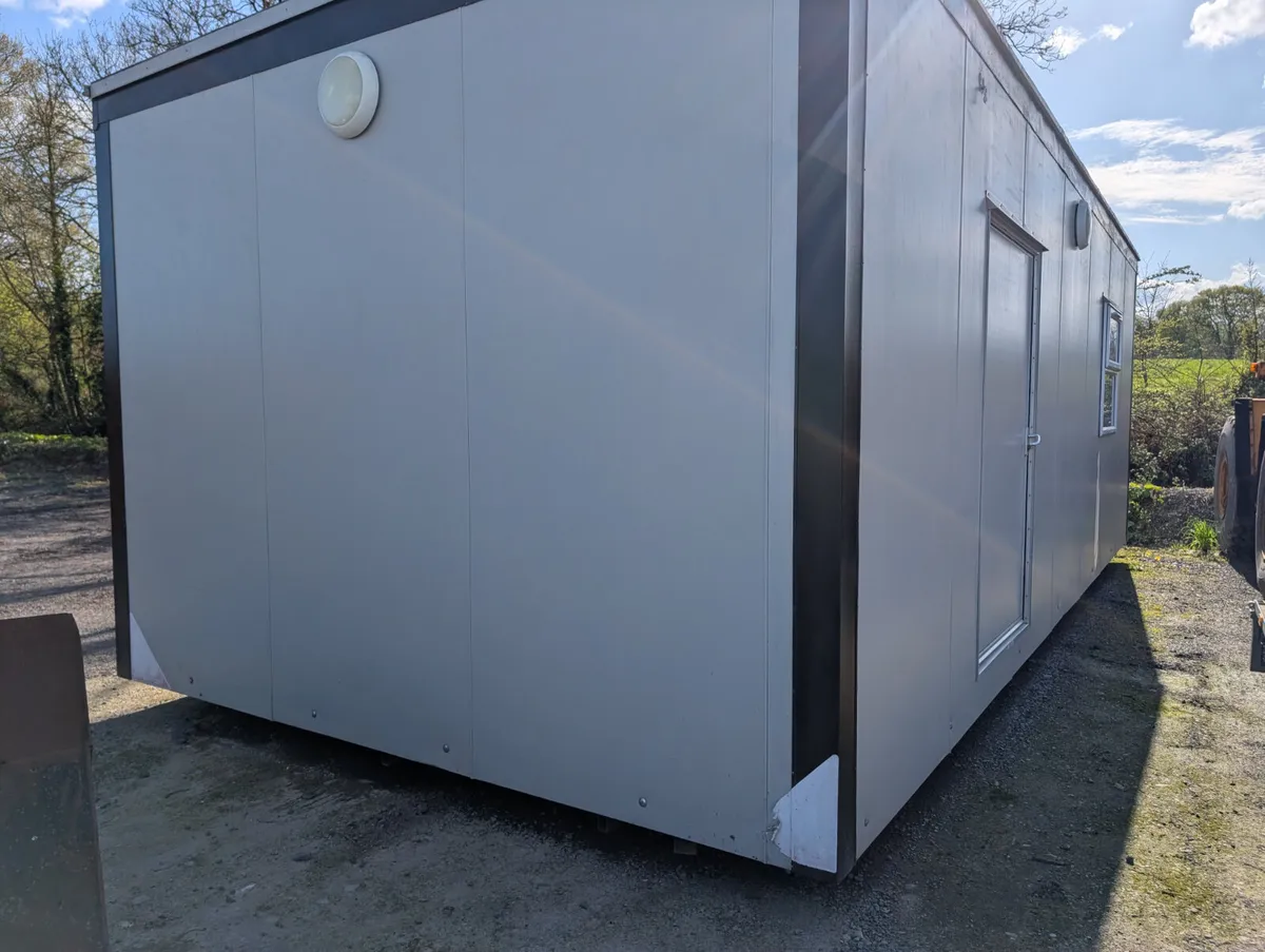 13 ft x 26 ft cabin extra high roof - Image 3