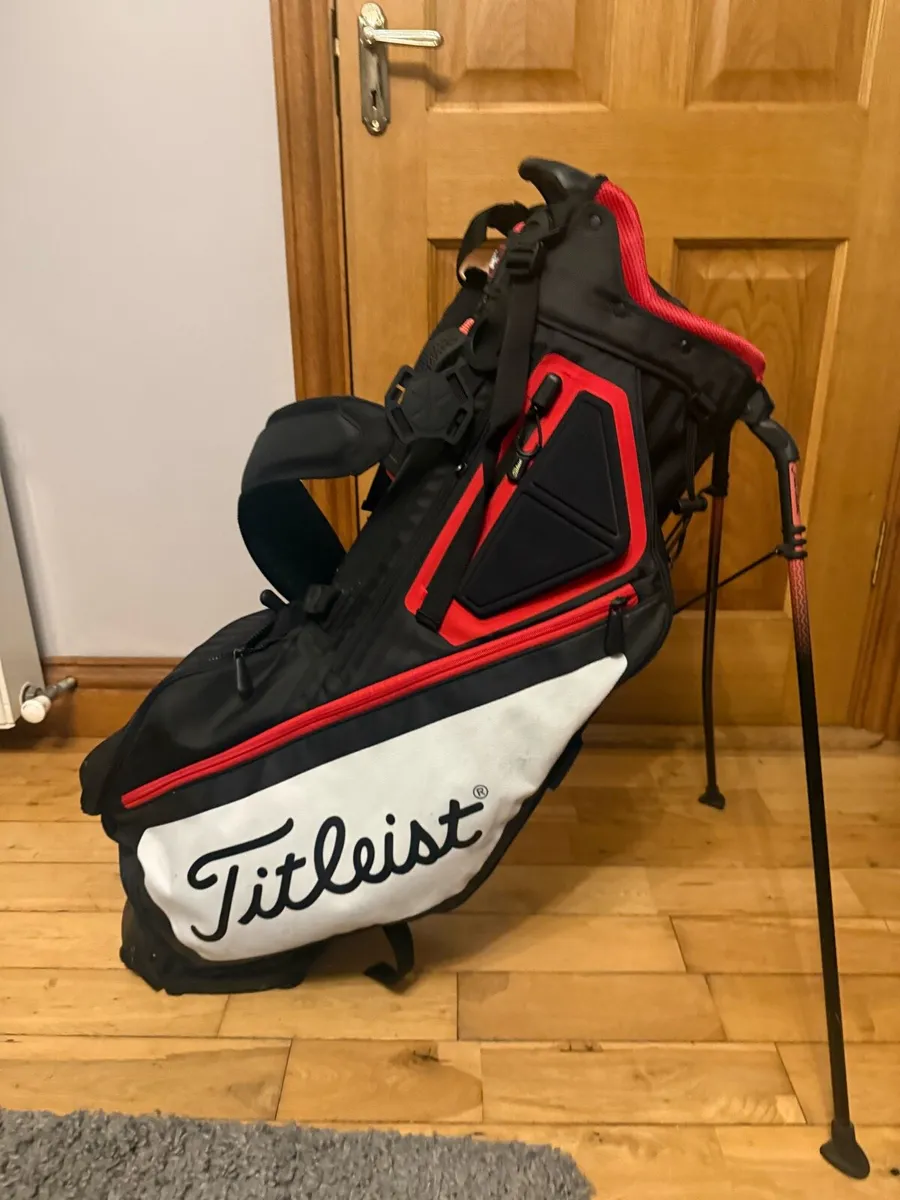 Titleist stand bag - Image 1