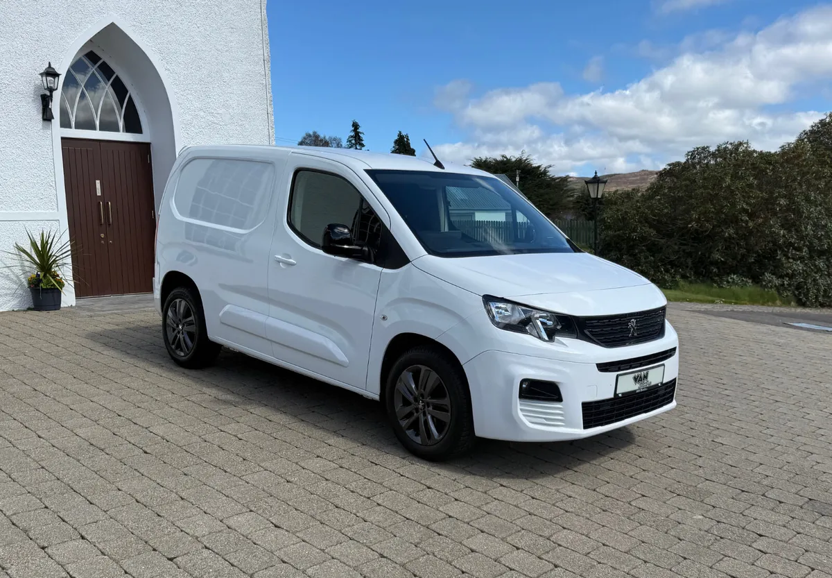 2020 (202reg) Peugeot Partner Professional 100 GT - Image 1