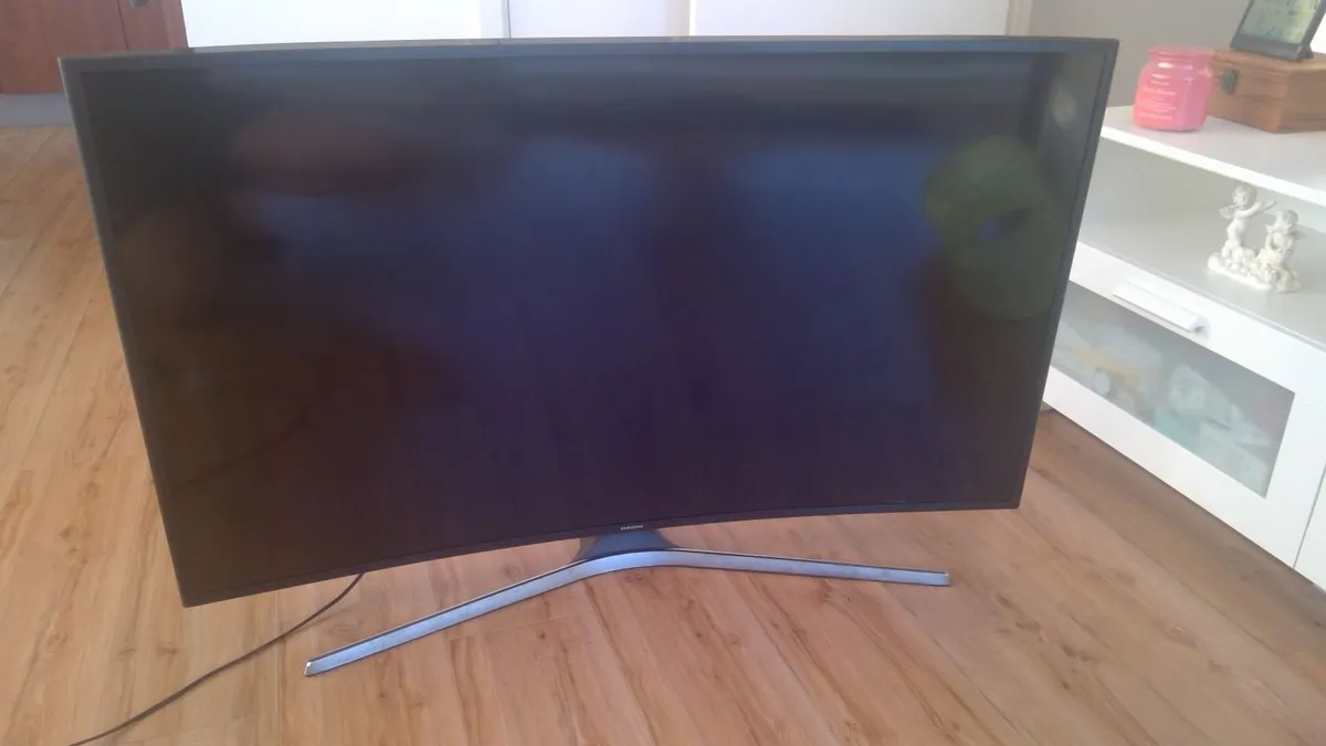 Samsung Curved 49" 4k UHD Smart TV - Image 1