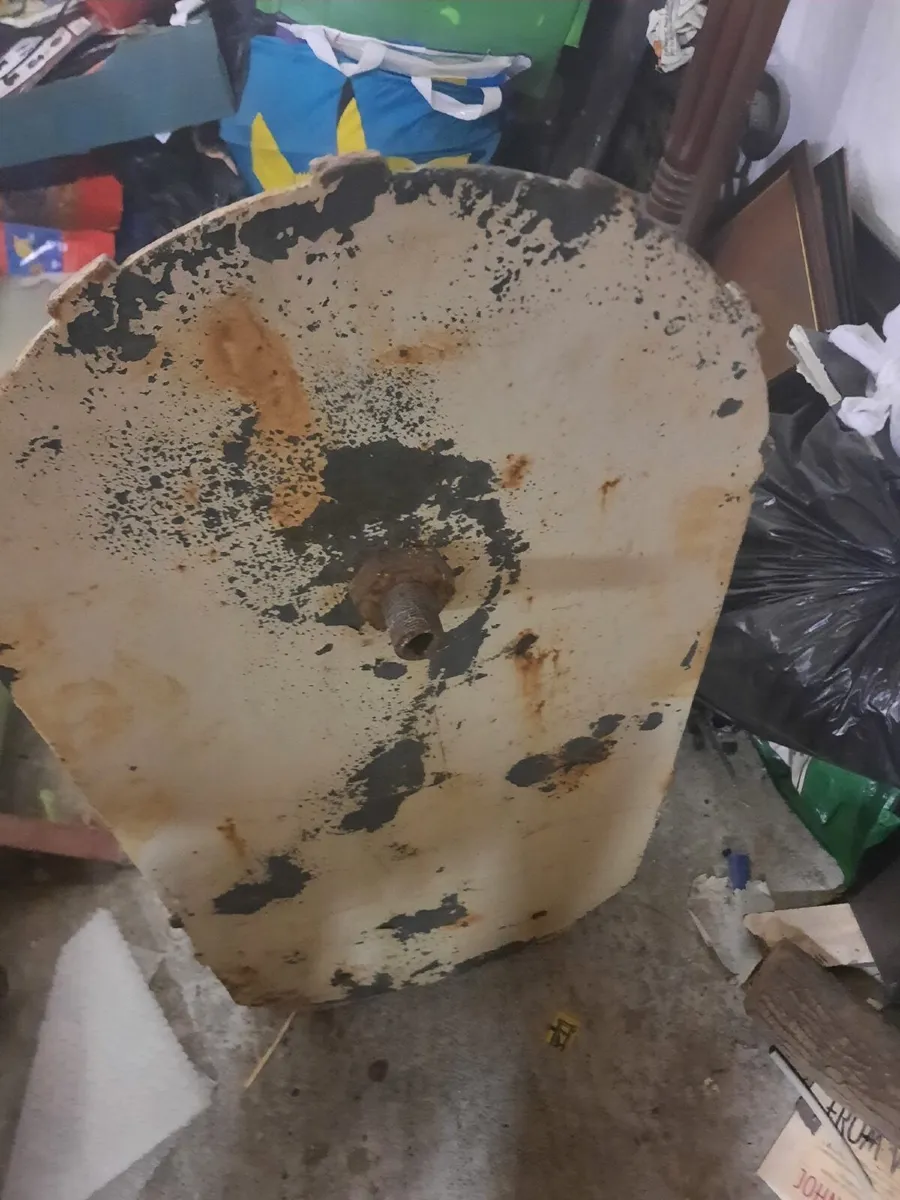 Antique cast iron tap - Image 3