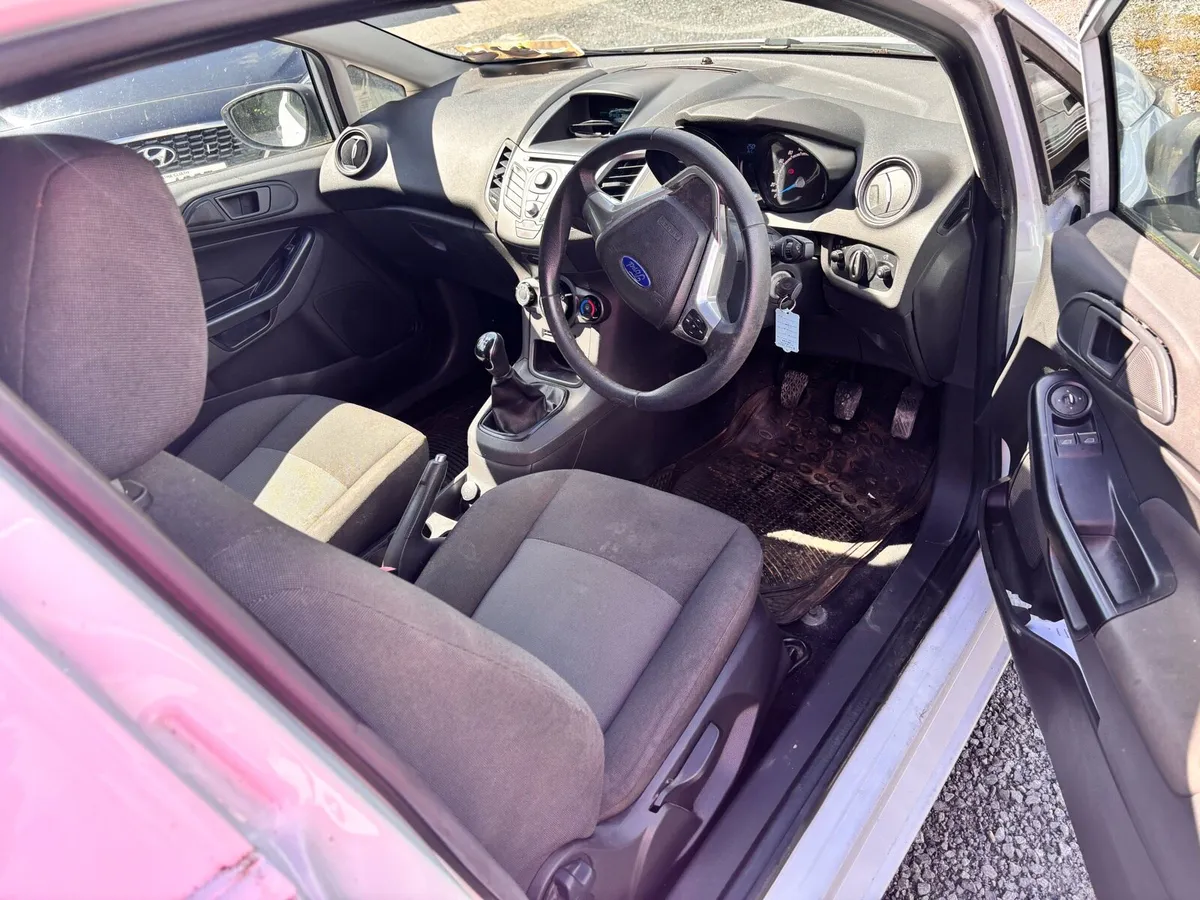 2014 ford fiesta hatchback diesel white - Image 3