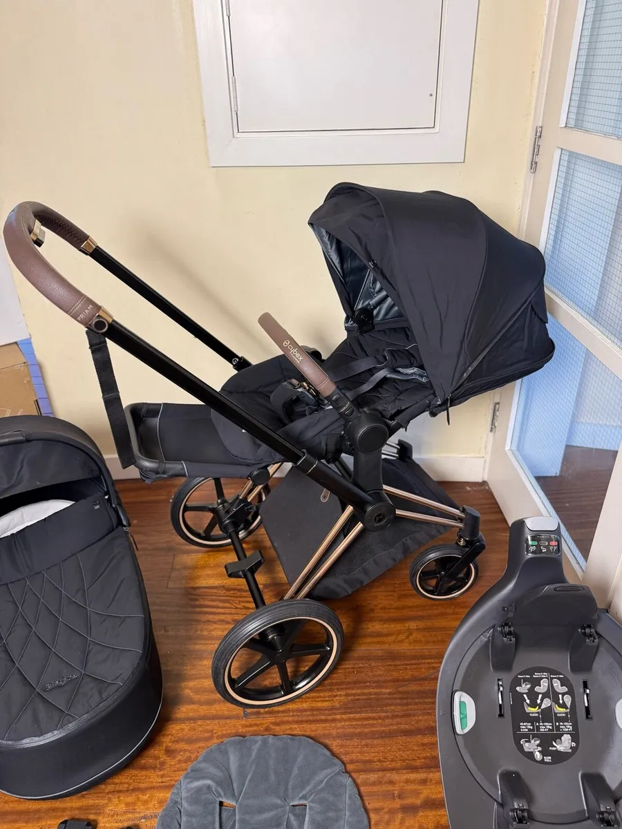 As new Cybex Priam travel system car seat isofix - Image 4