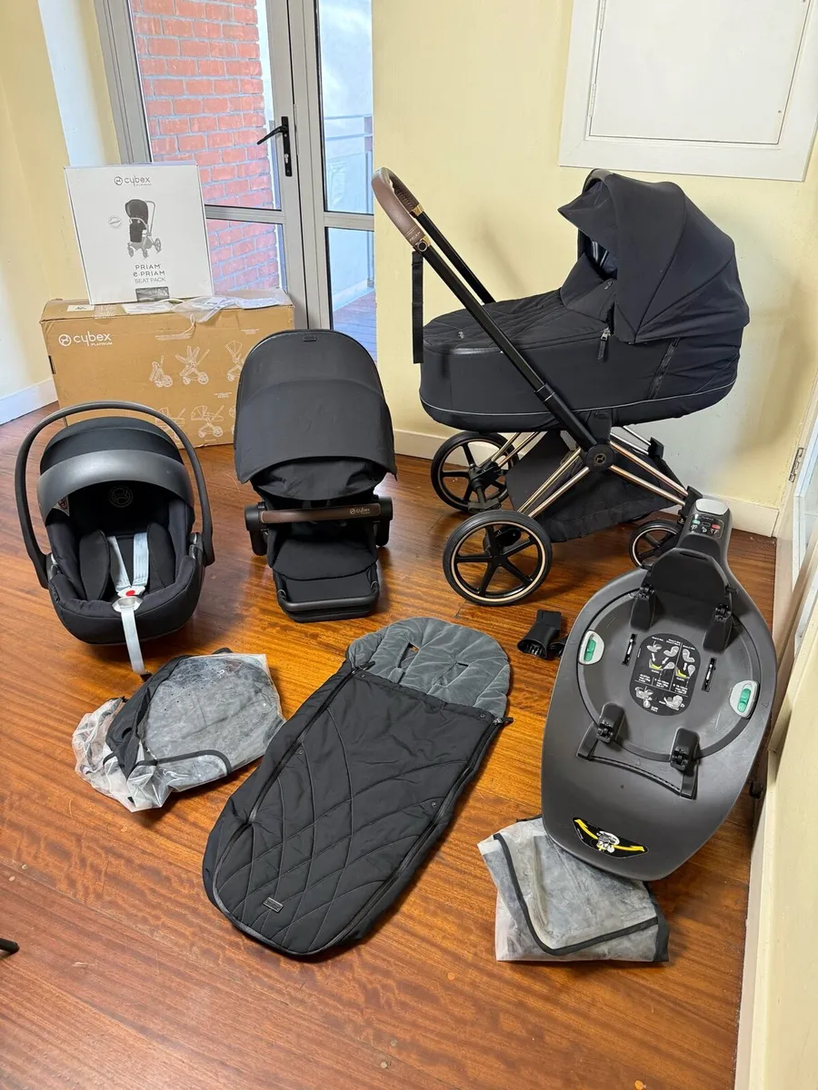 As new Cybex Priam travel system car seat isofix - Image 1