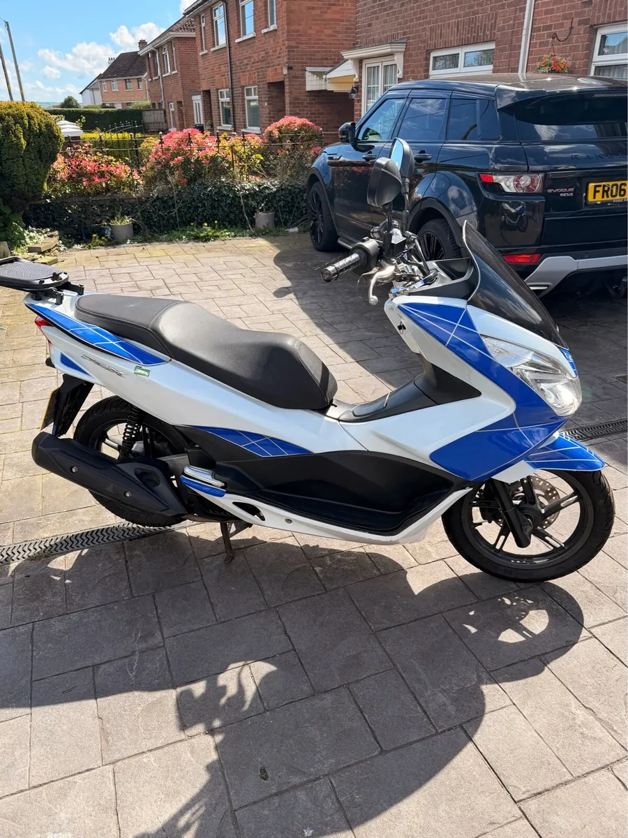 2015 Honda ww 125 pcx - Image 1