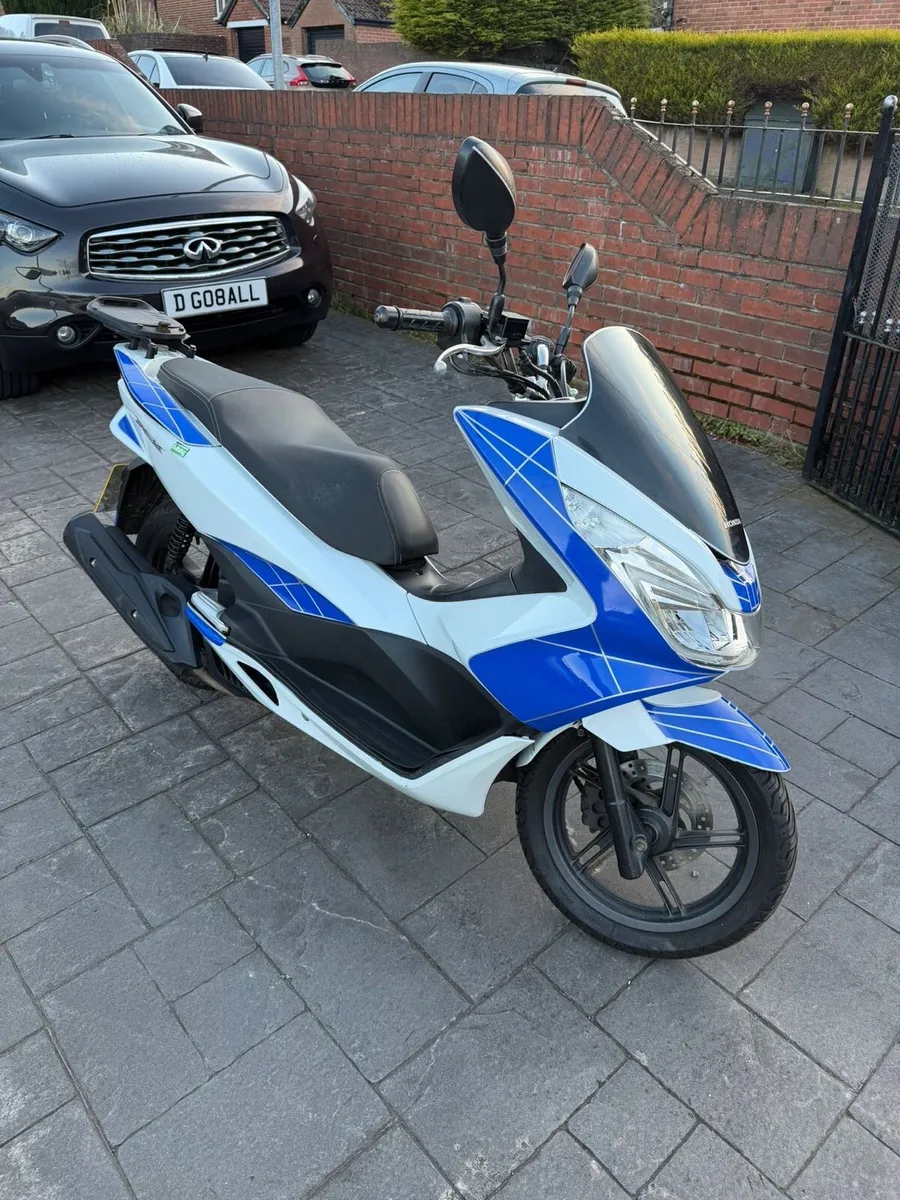 2015 Honda ww 125 pcx - Image 2