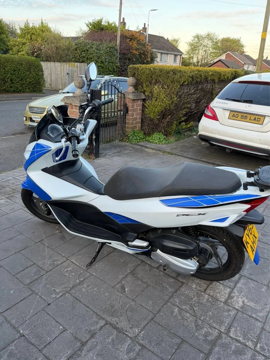 2015 Honda ww 125 pcx - Image 3