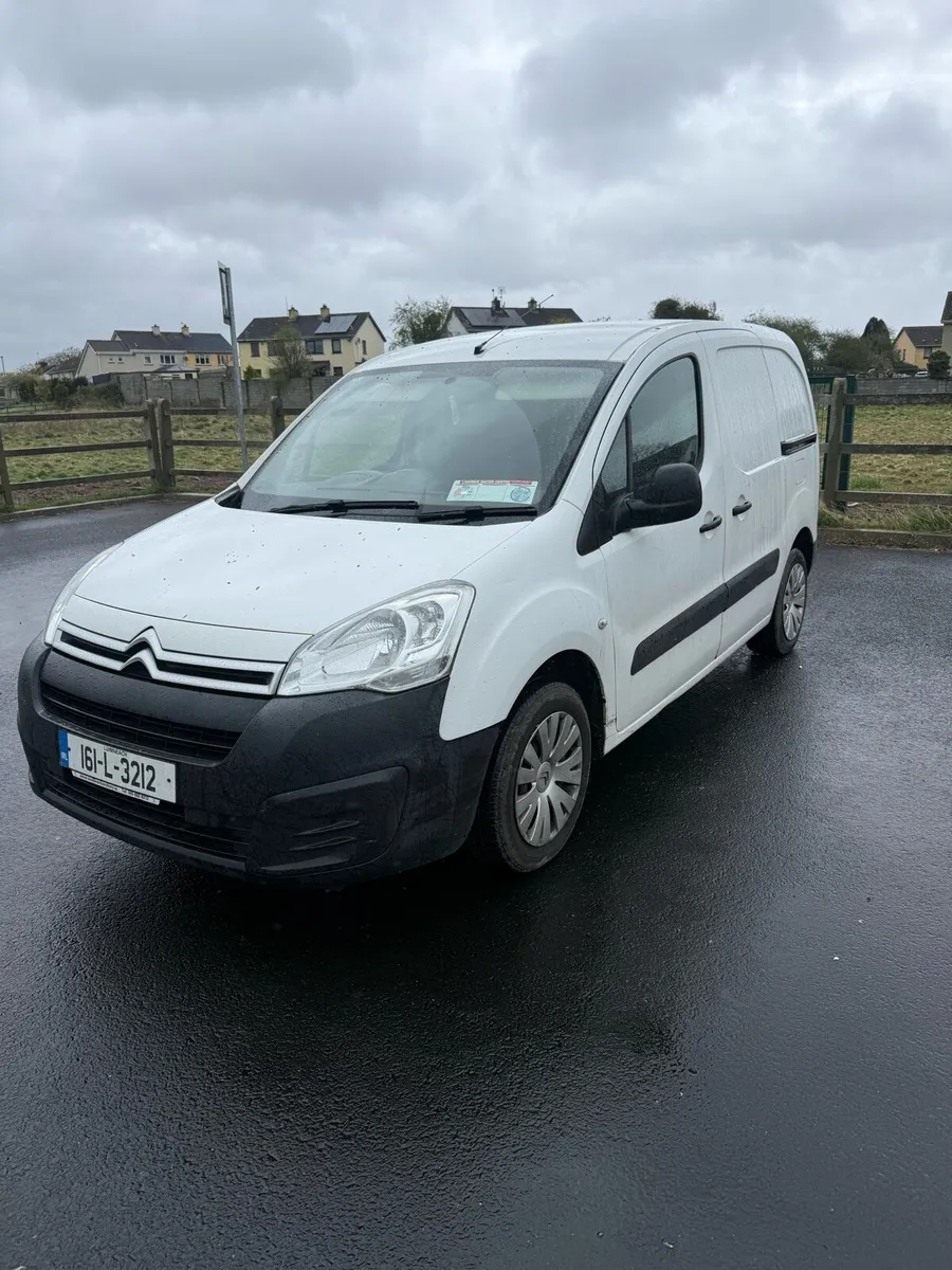 161 Citroen berlingo new doe 3 seater - Image 2