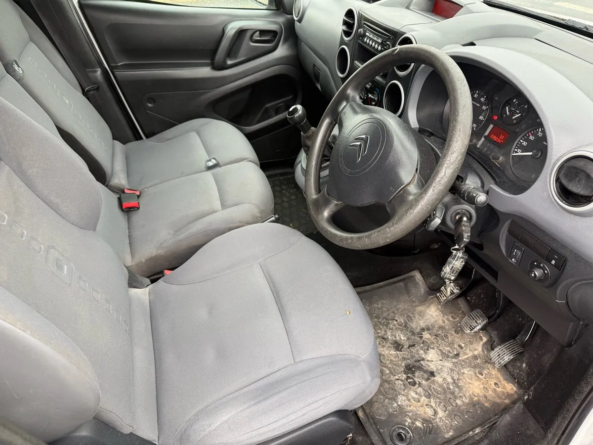 161 Citroen berlingo new doe 3 seater - Image 4