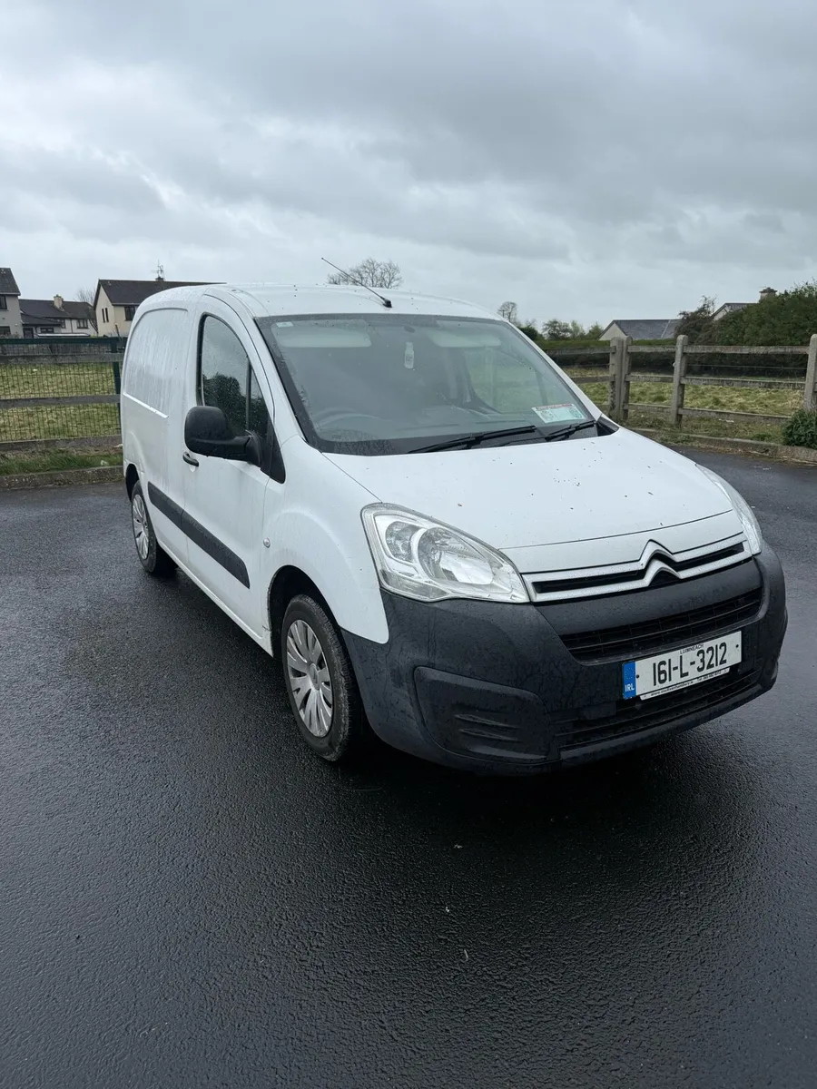 161 Citroen berlingo new doe 3 seater - Image 1
