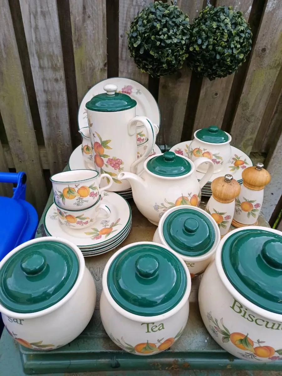 Vintage Cloverleaf Peaches & Cream Set - Image 1