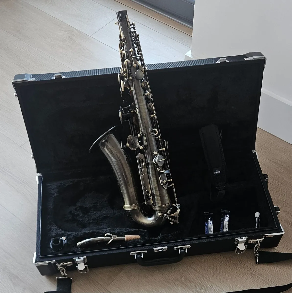 Alto saxophone - Image 1