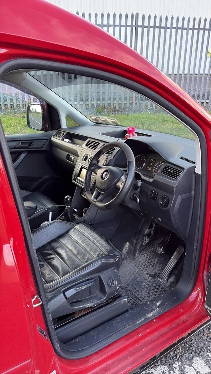 Volkswagen caddy - Image 3