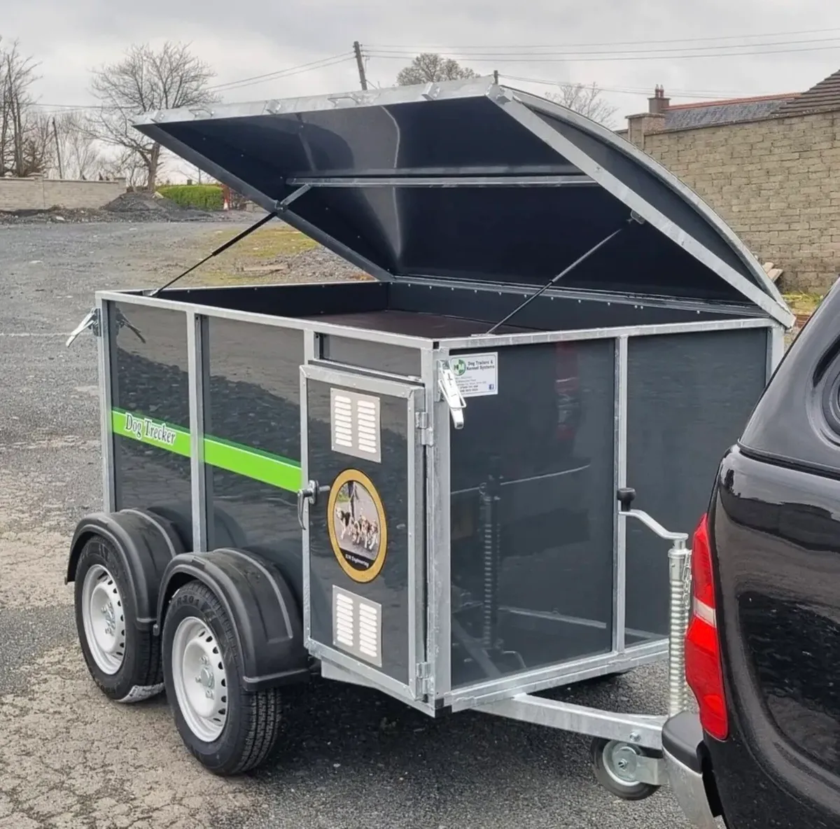 4 birth dog trailer - Image 4