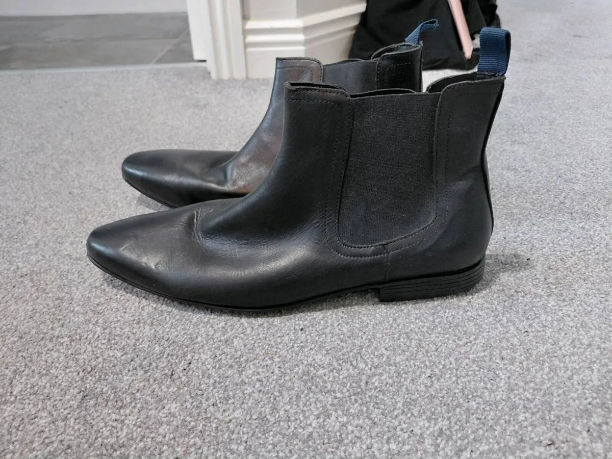 Mens Kurt Geiger chelsea boots - Image 1