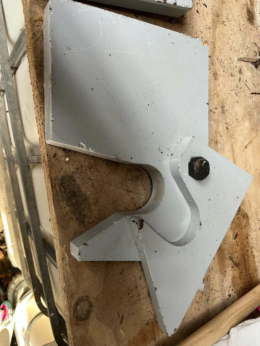 Quick release hooks - Image 2