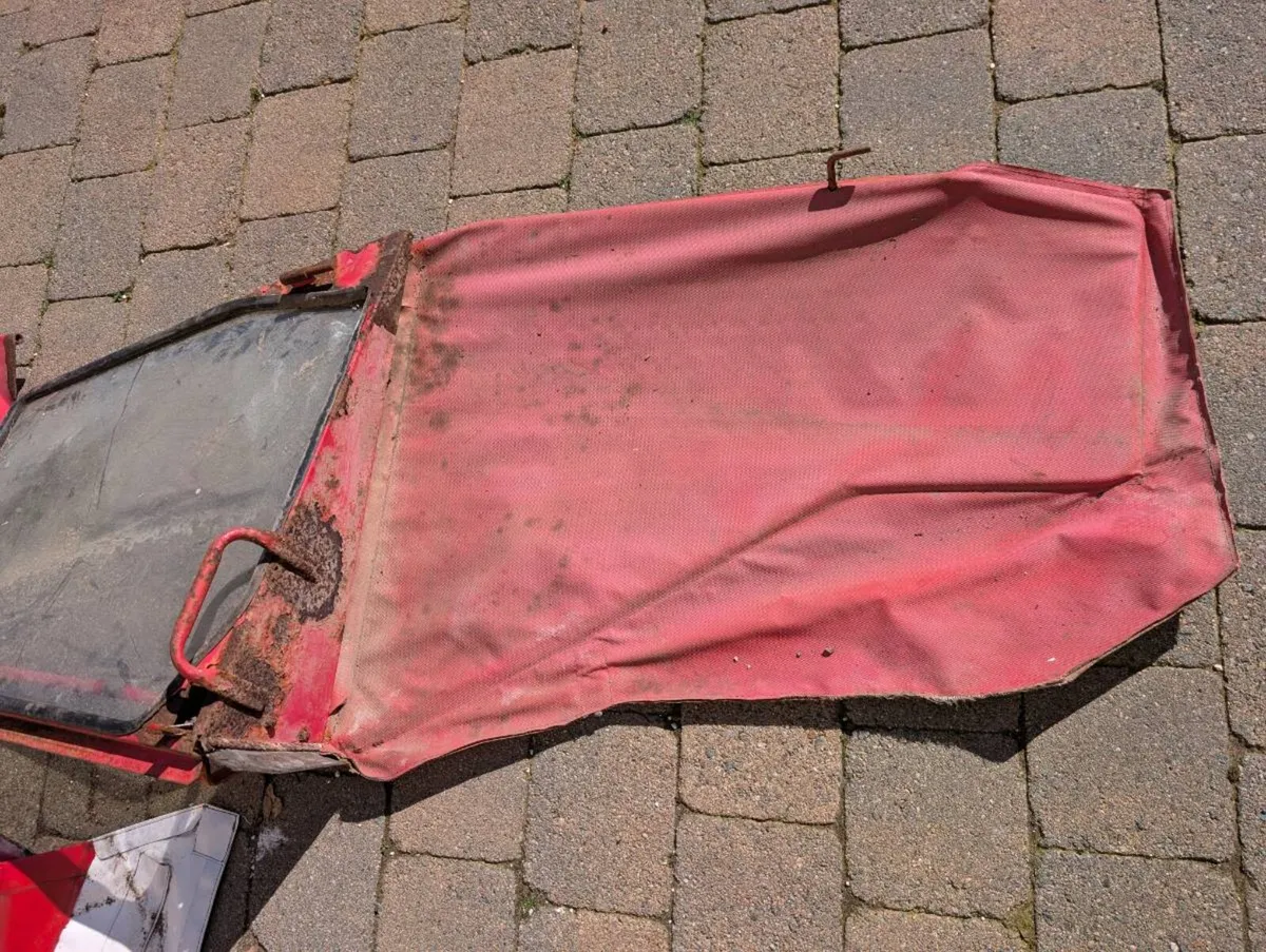 Massey Ferguson 135 cab - Image 3