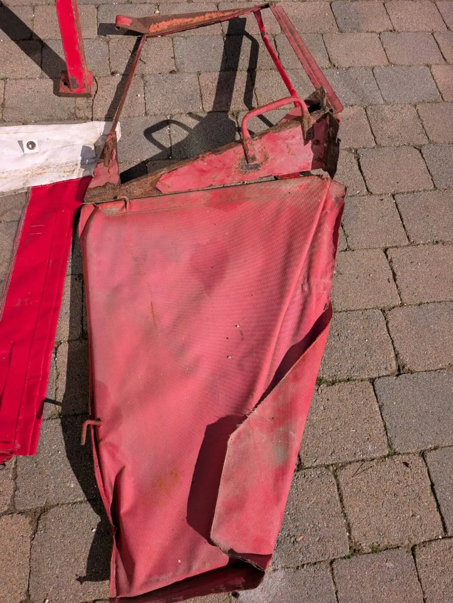 Massey Ferguson 135 cab - Image 4