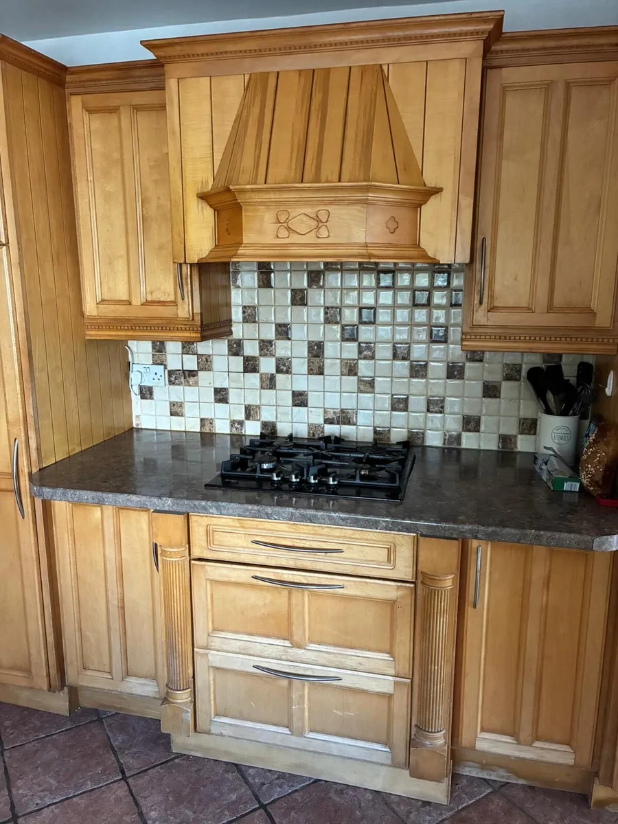 Solid maple kitchen - Image 4