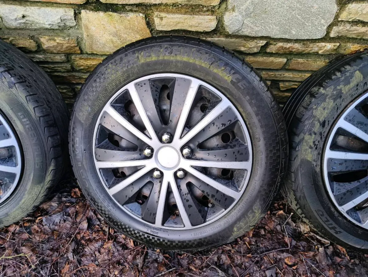16” Steel Wheels with Hubcaps – 4x Wheels & Tyres - Image 2