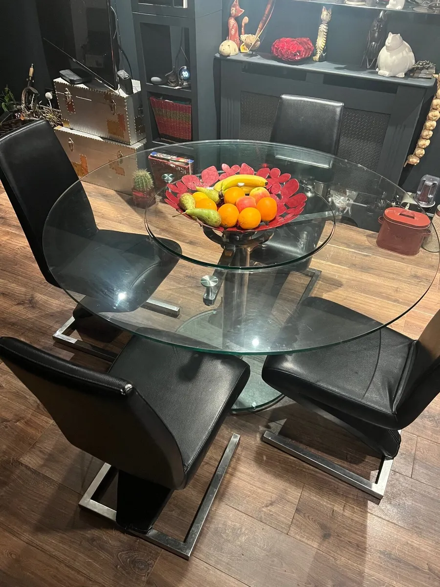 Dinning table with chairs - Image 1