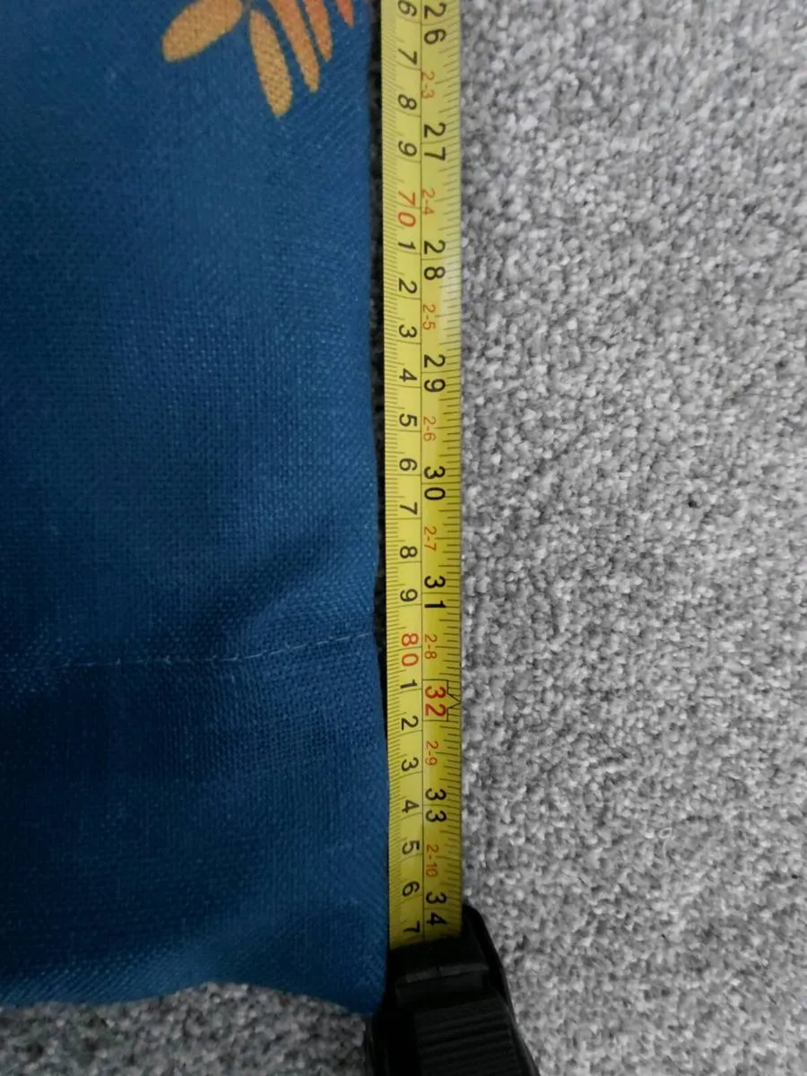 Thermal lined curtains (pair)
Eyelet header - Image 4