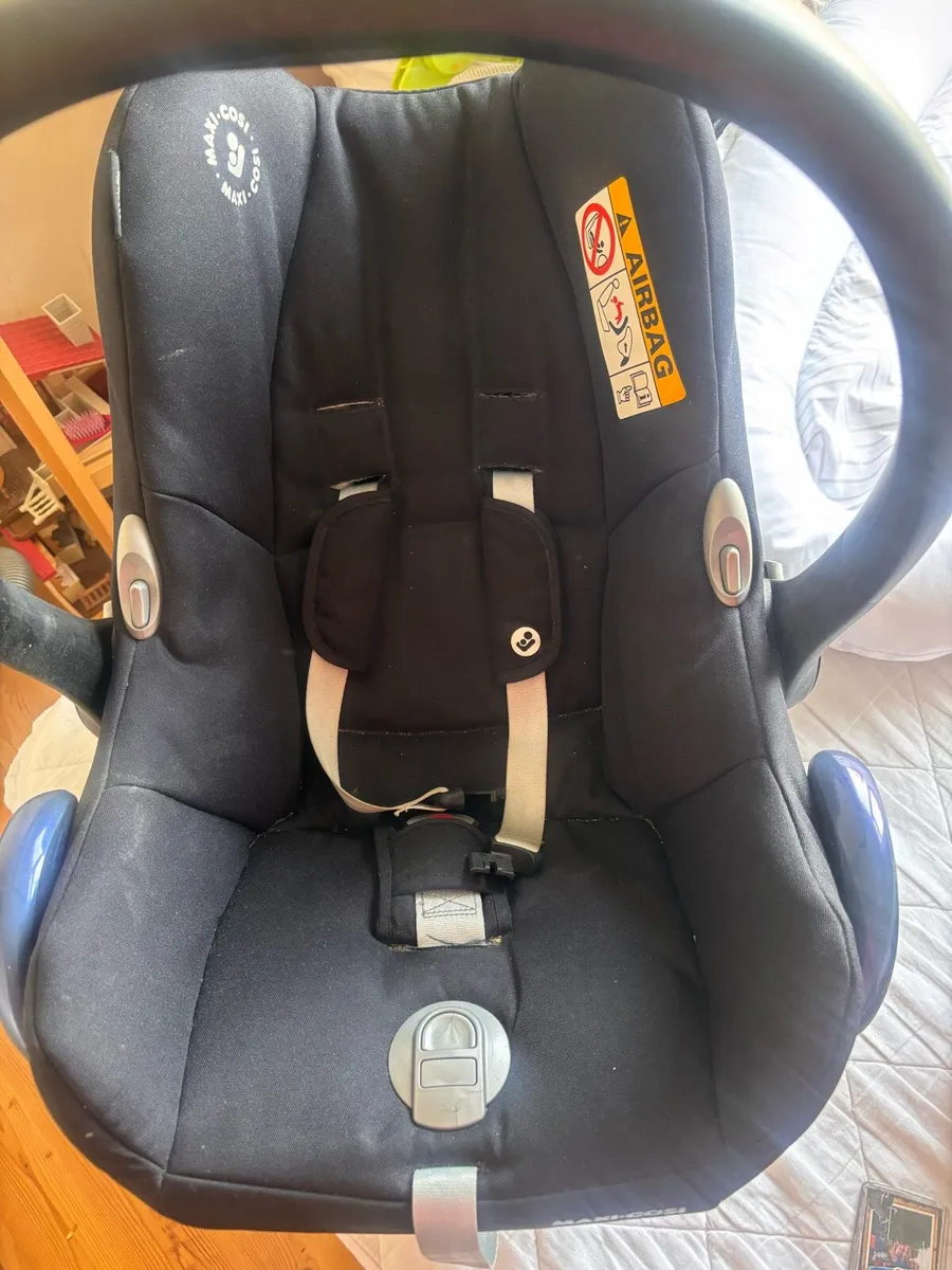 Infant car seat - Image 1