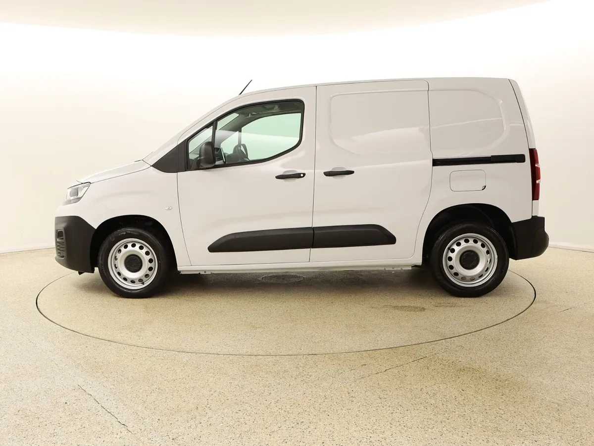 2022 Citroen Berlingo 1.5 HDI Enterprise 3 seater - Image 4