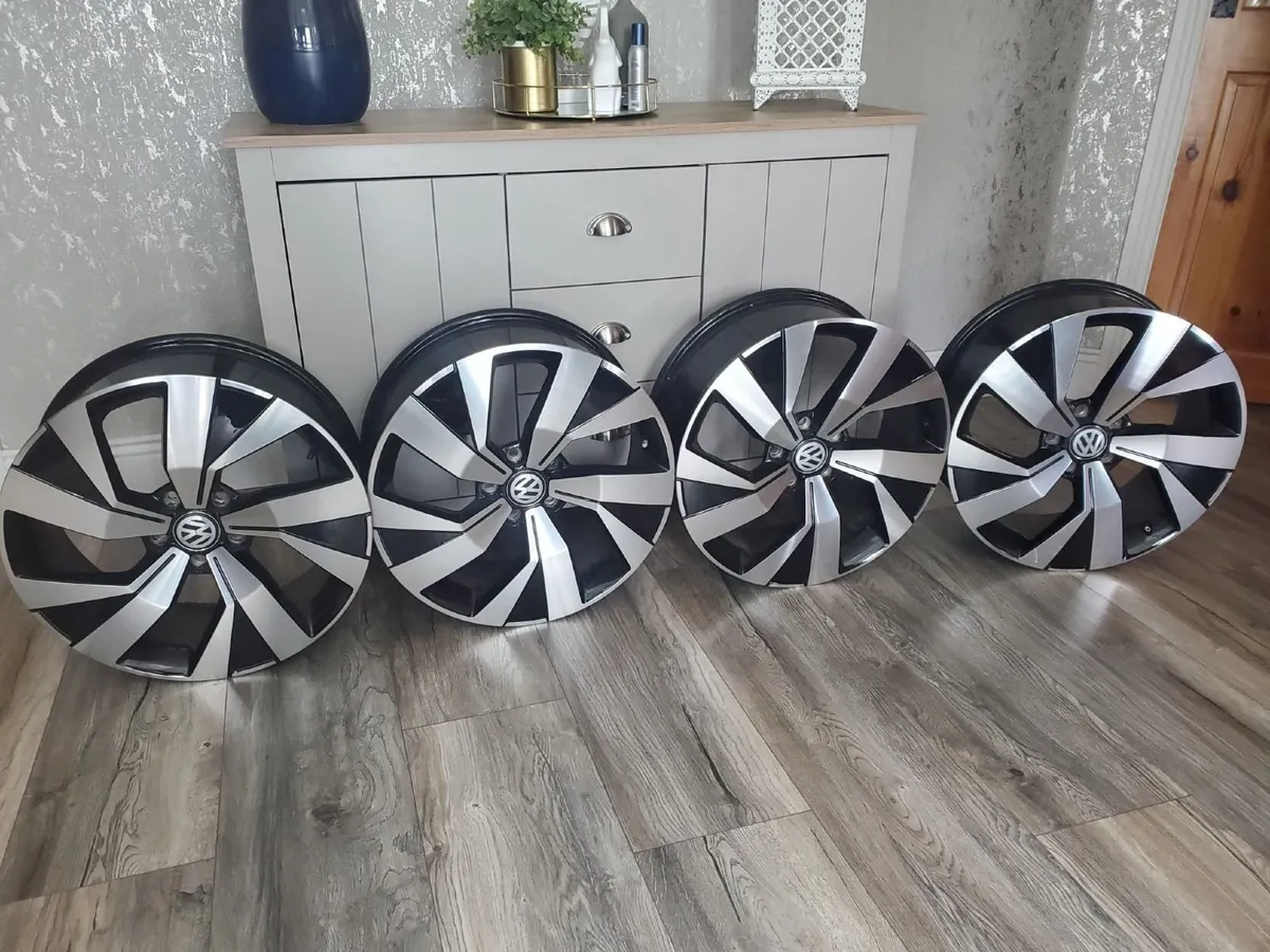 Alloy wheel s - Image 2