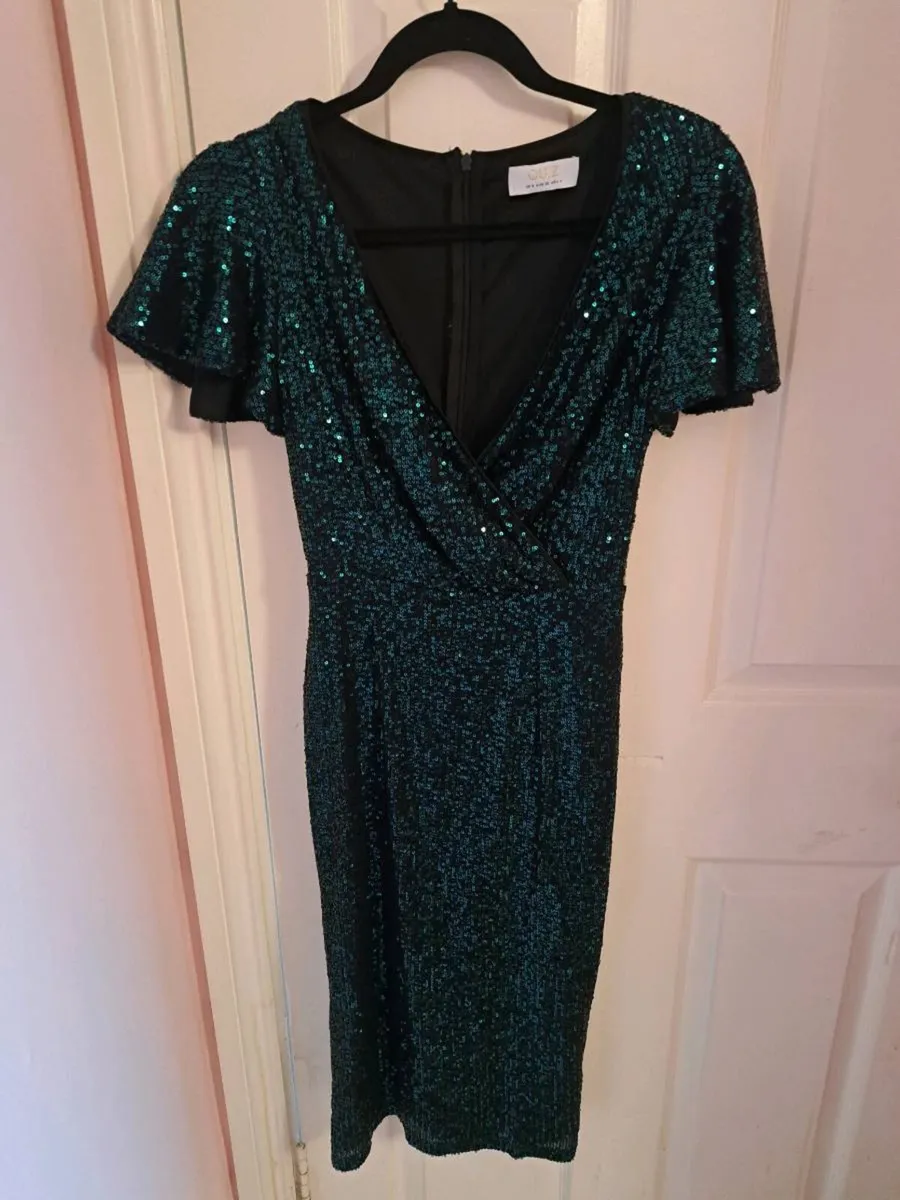 Quiz sequin dress
Midi length - Image 1
