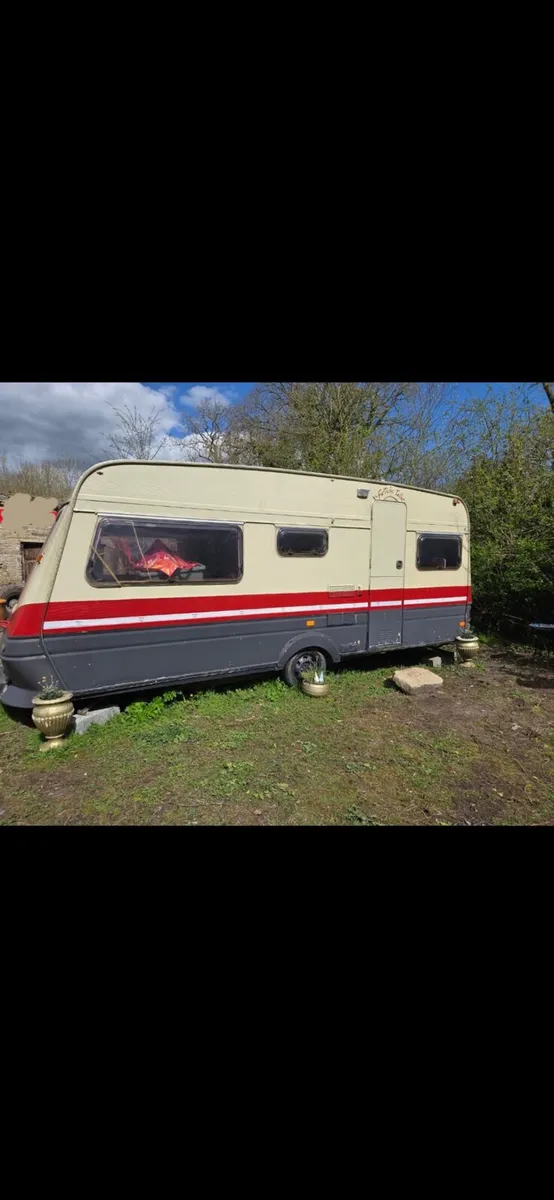 Retro Caravan - Image 1
