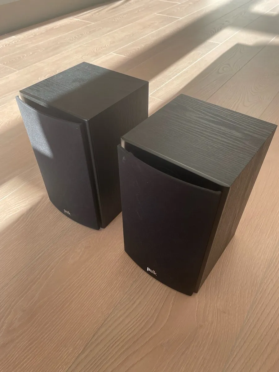 Polk T15 Bookshelf Speakers - Image 1